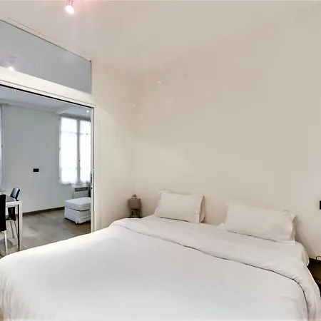 Apartment Marais Saint Paul Id 238 *
